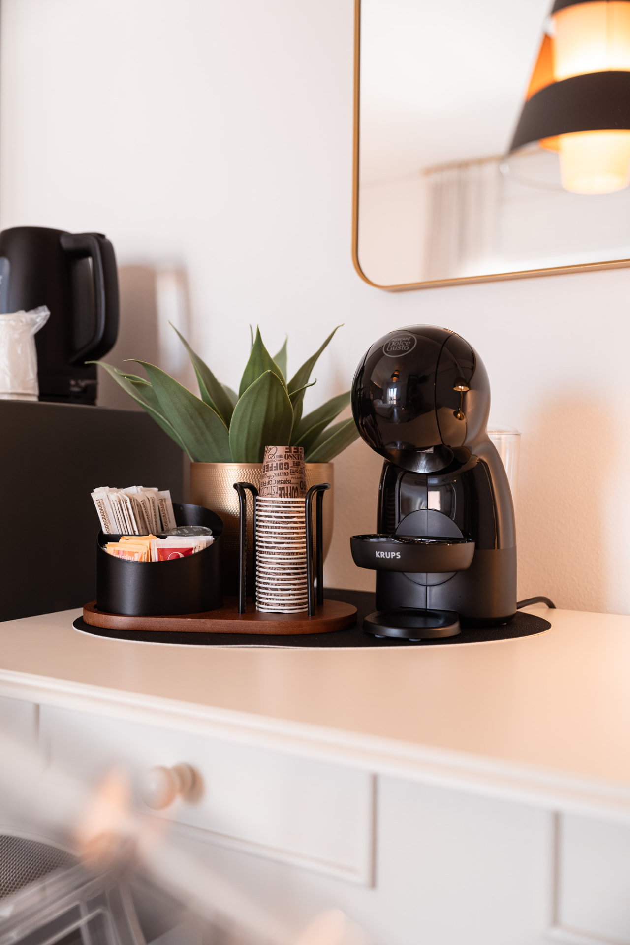 Suite Chinotto: macchina del caffè e bollitore