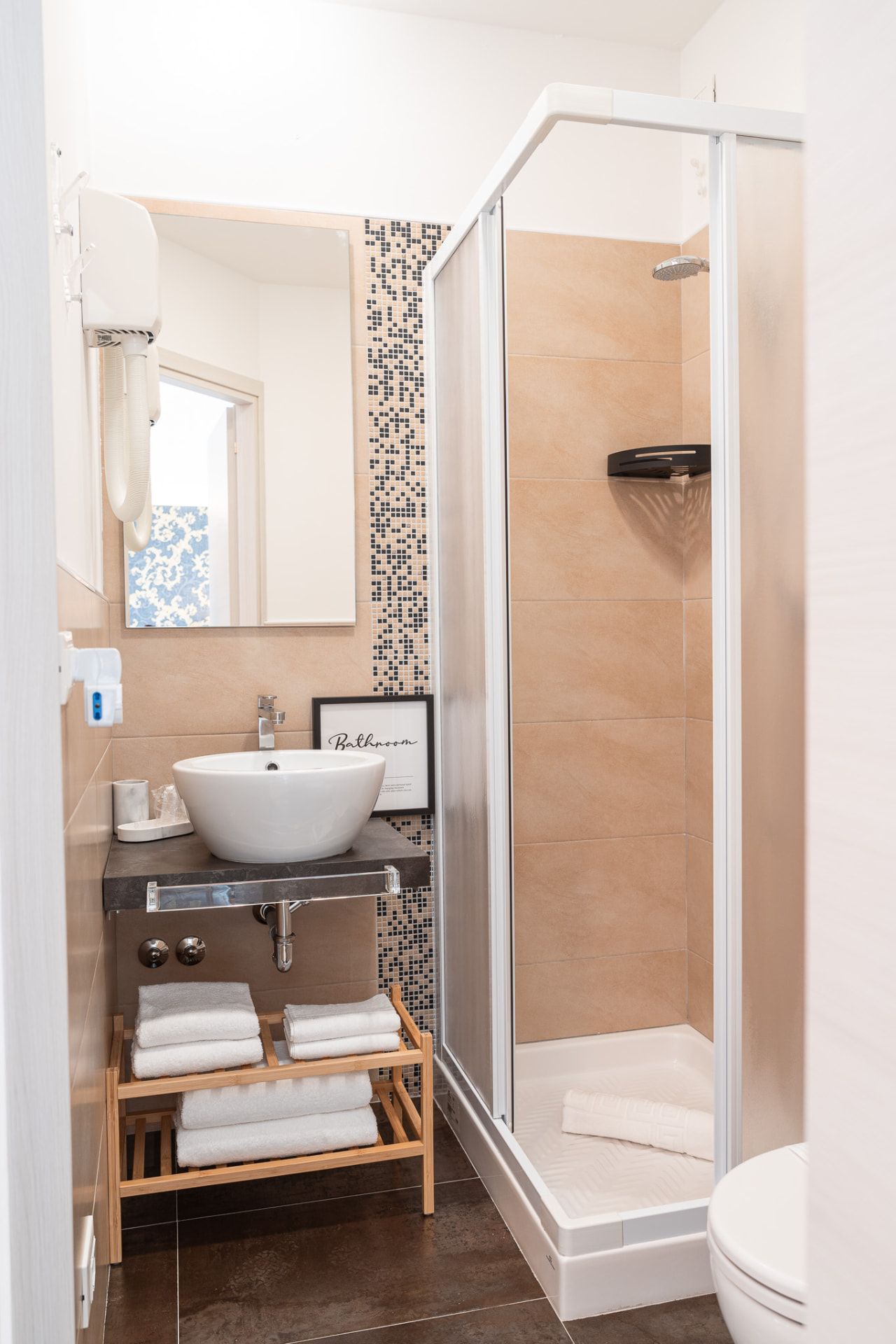 Suite Chinotto: bagno privato con doccia